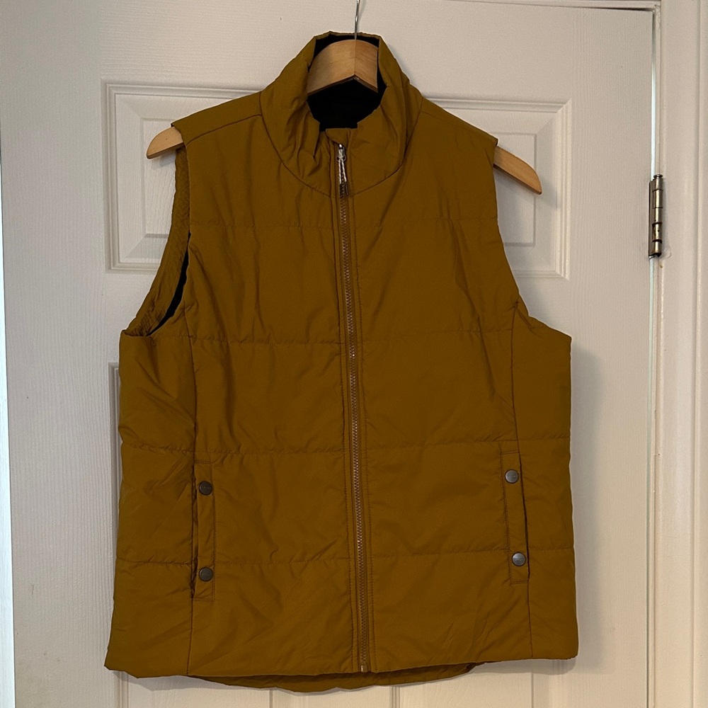 Vuori Golden Yellow Puffer Vest